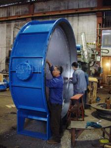 Large diameter hard seal butterfly valve